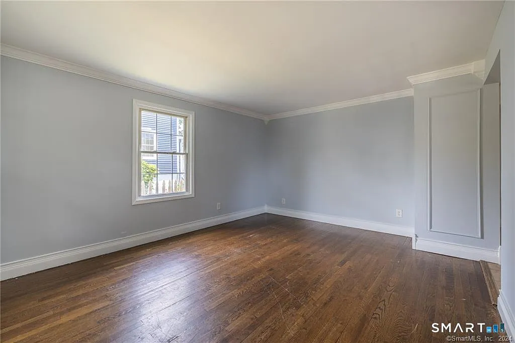 3 bed, 2.0 bath, 1296 sqft, $3,000 — Photo 3