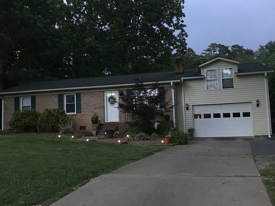 1st image of 113 Woodbark Ln