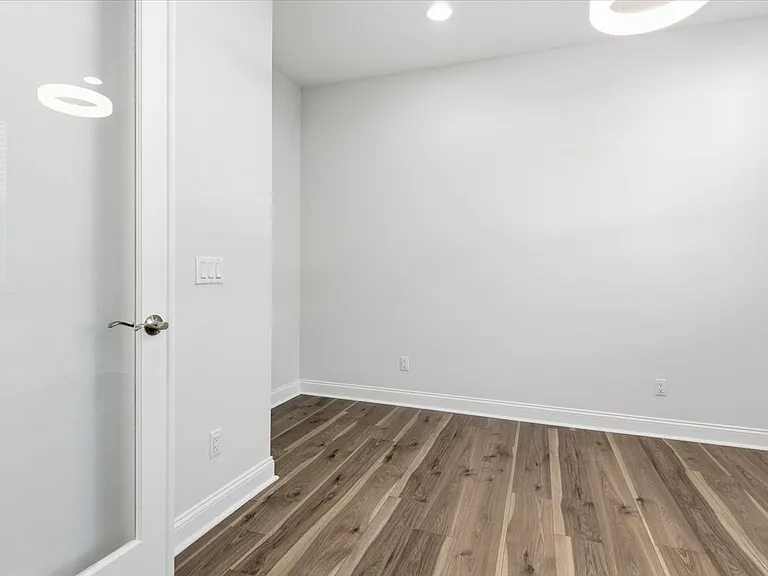 155 Weekend Ave — Photo 2