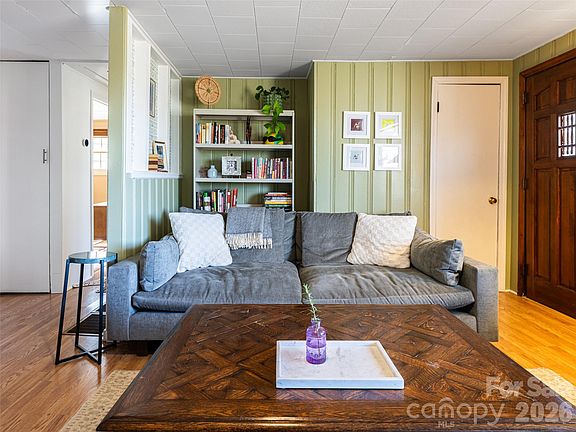 2nd image of 44 Presbyterian Church Rd