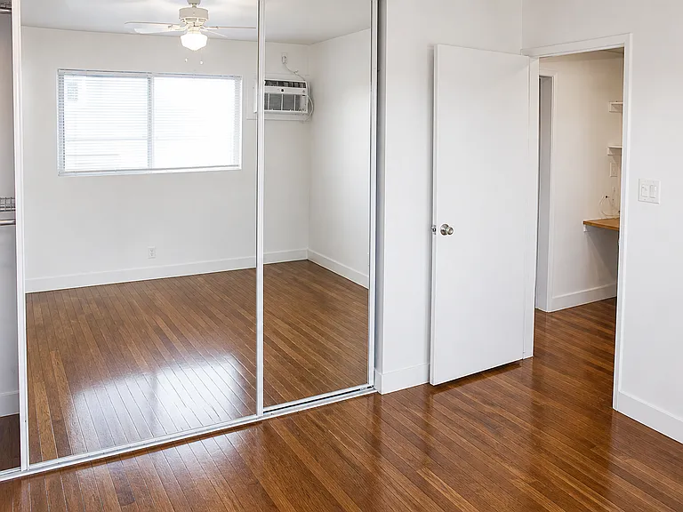 3333 San Marino St #13 — Photo 6