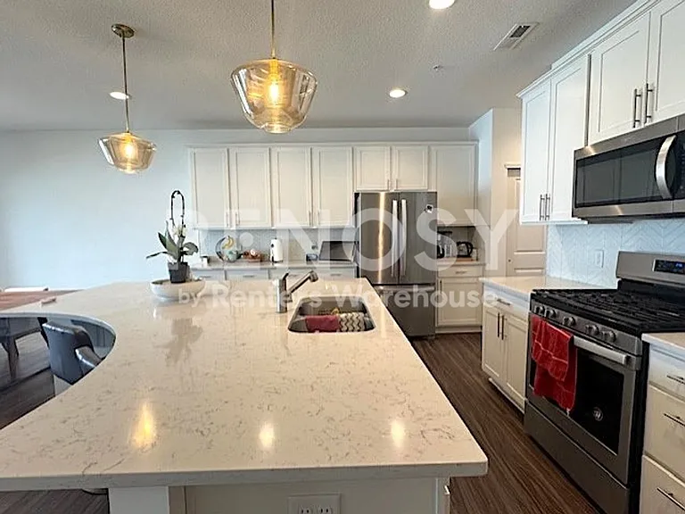 7216 Walnut Grove Ln N — Photo 11