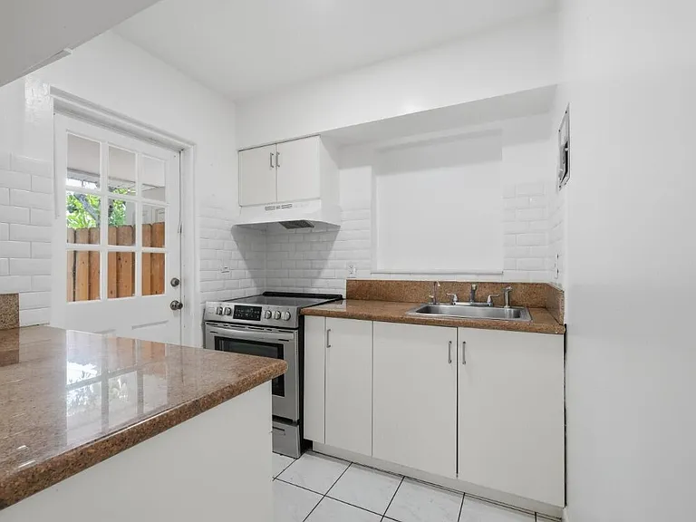 1201 N Victoria Park Rd #1203 — Photo 7