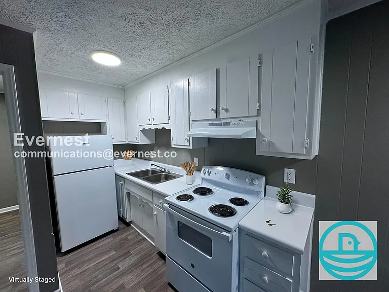 Oakwood Apartments — Photo 3