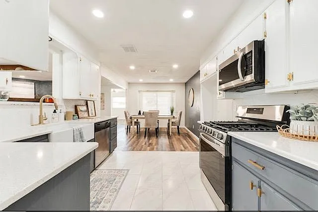 12213 Sylvester Dr — Photo 26