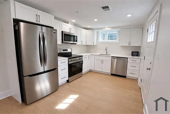 2 bed, 1100 sqft, $3,800 — Photo 2