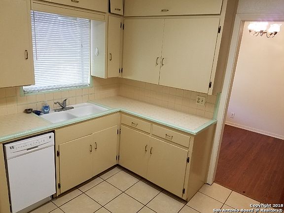 4th image of 217 E Lullwood Ave APT 3