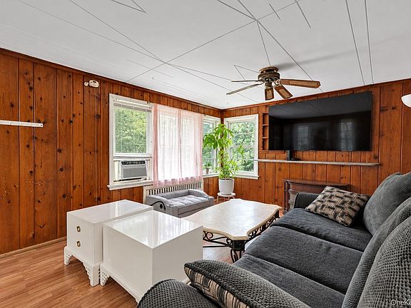 3rd image of 45 Peconic Road