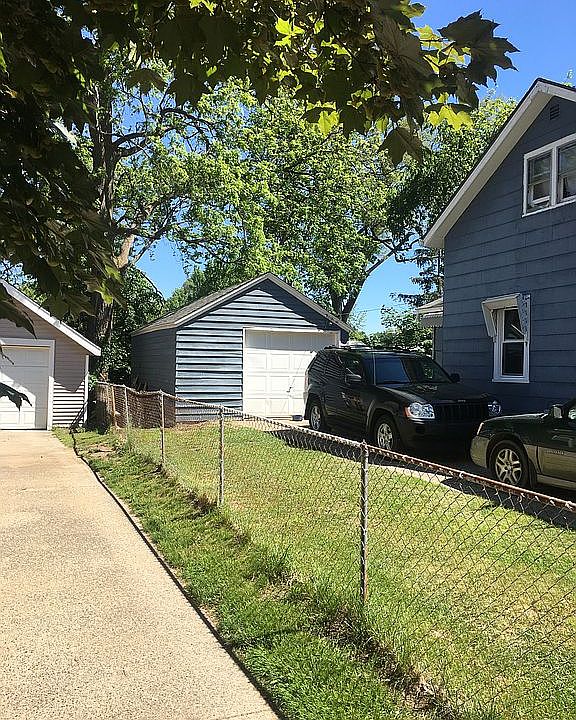 Garage view 