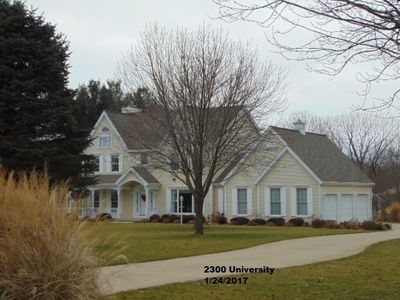 2300 University Dr, Charleston, IL, 61920