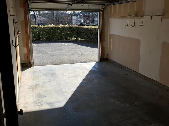 4th image of 10730 Hill Point Ct #10730