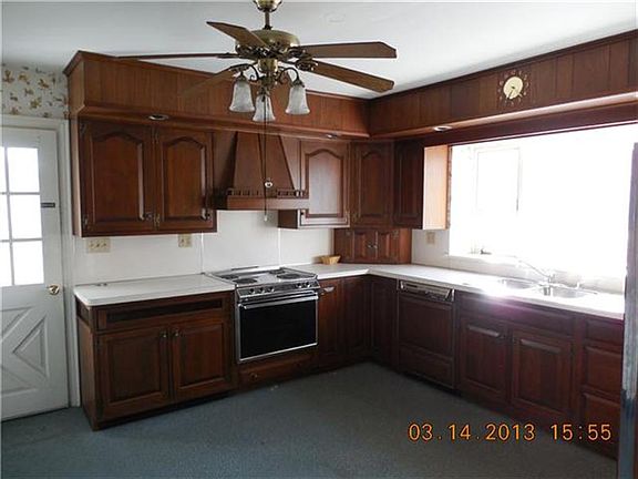 3rd image of 208 Church St