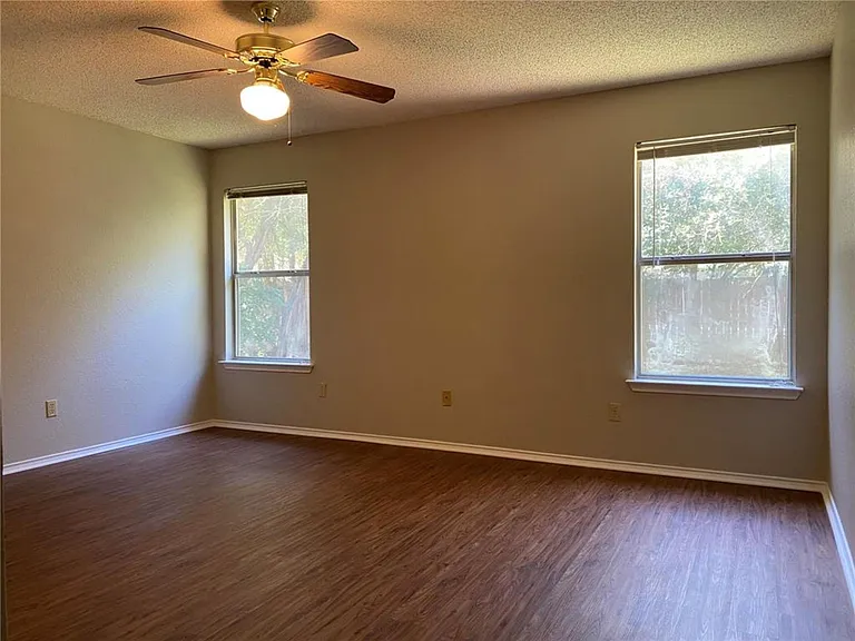 1707 Timberwood Dr — Photo 15