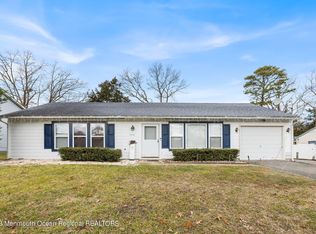 136 Village Dr, Barnegat, NJ 08005