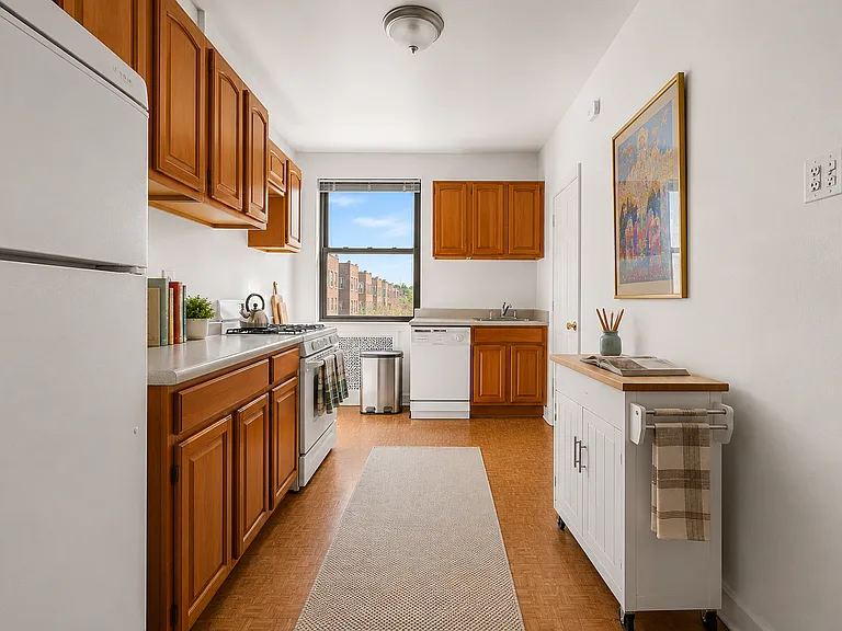 892 Manhattan Ave #4L — Photo 5