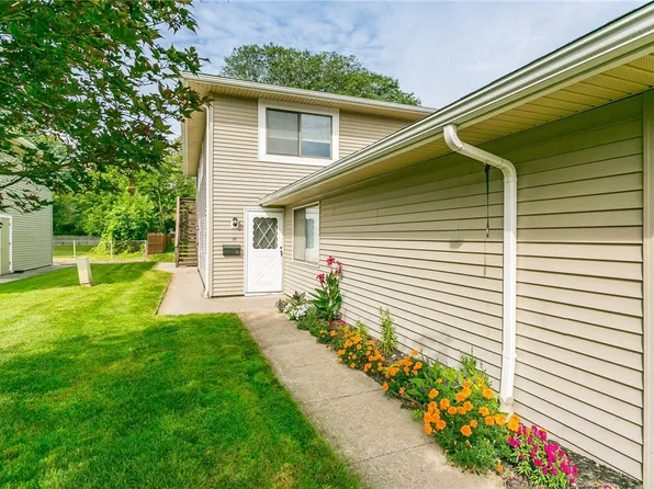 35 De Paul Dr, East Rochester, NY 14445