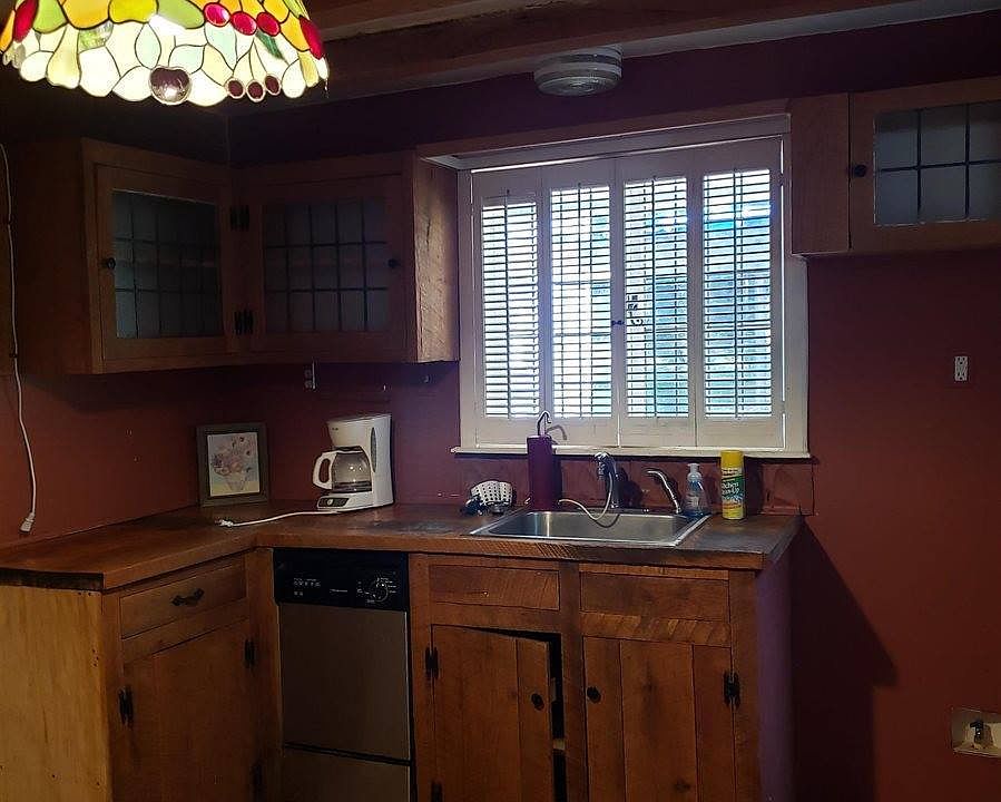 214 S Main St Campobello SC Zillow