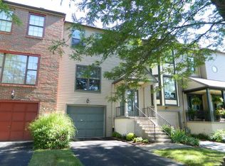 410 Canterbury Dr, Coraopolis, PA 15108