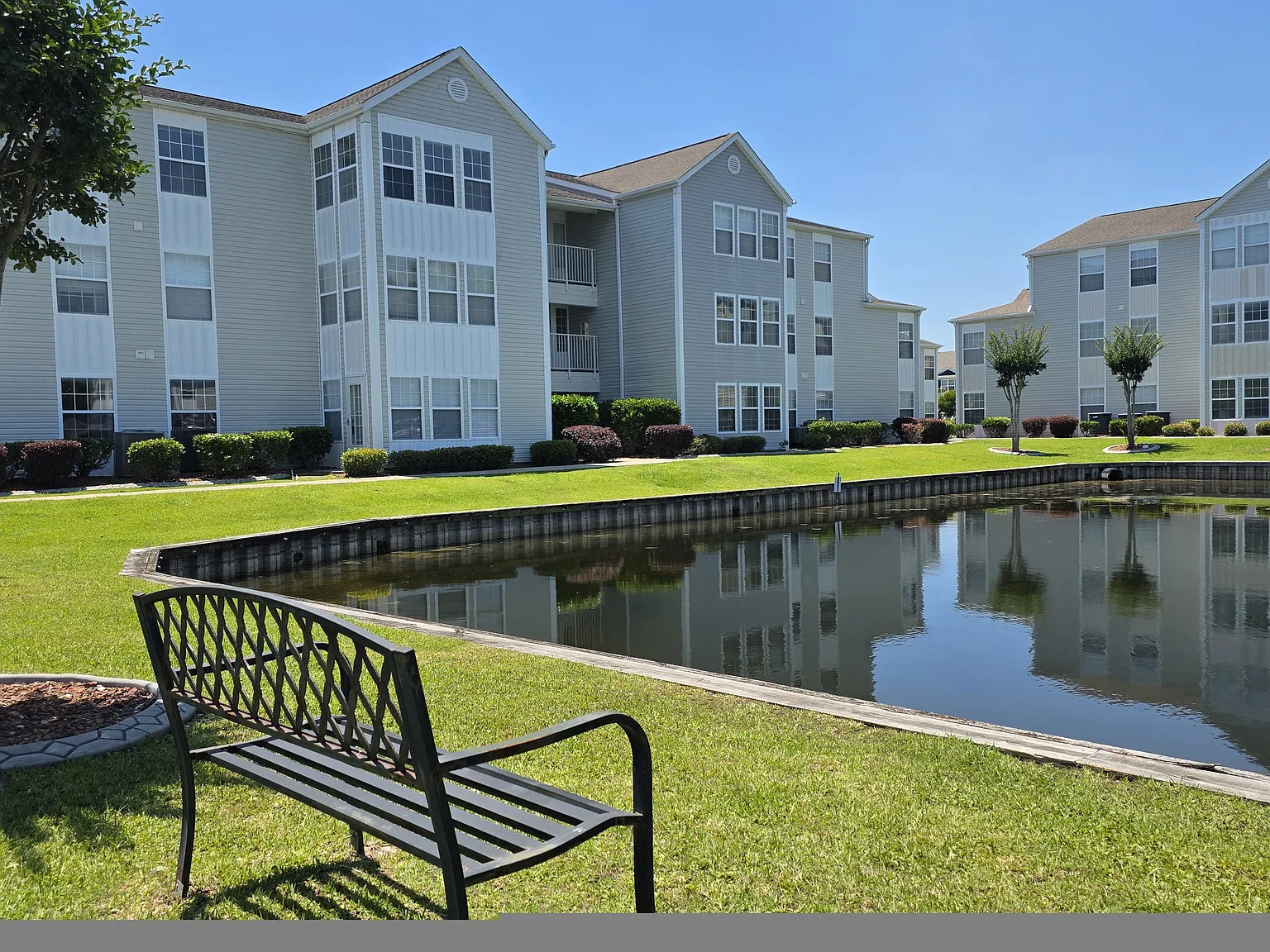 3 bed, 1251 sqft, $1,775 — Photo 1