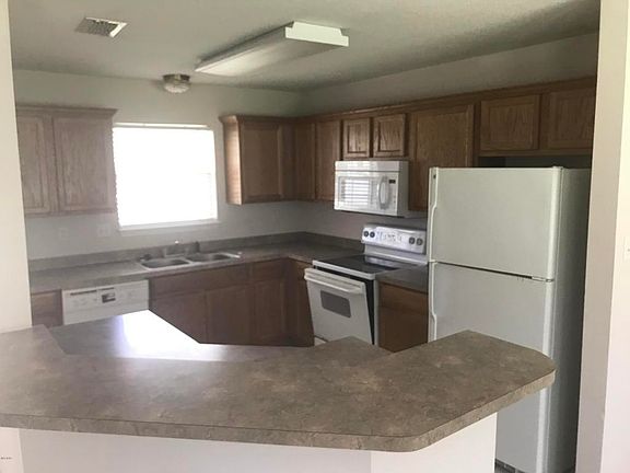 3rd image of 14018 Lavelle Dr
