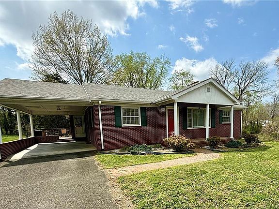 2nd image of 196 Hilda Dr