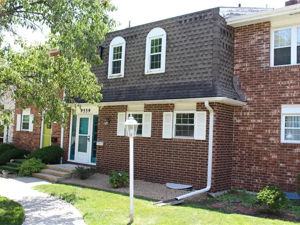 9559 Perry Ln, Overland Park, KS 66212