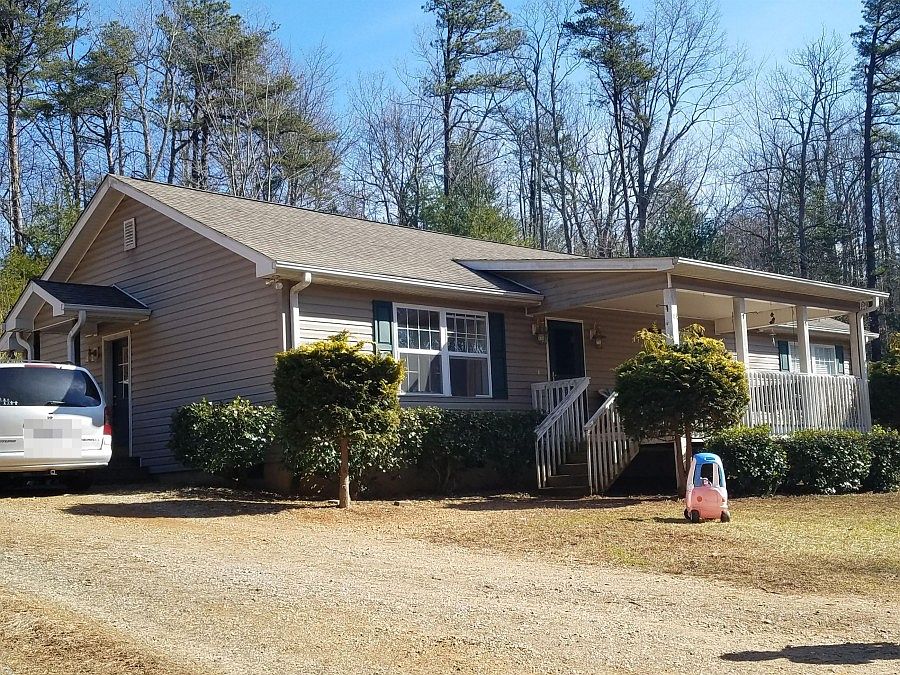 2nd image of 44 Laurel Haven Rd