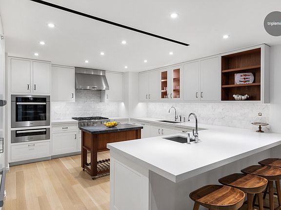 4th image of 210 W 77th St #4W
