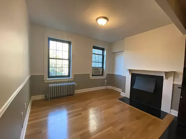 99 Perry Street image 1 of 5