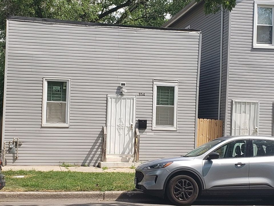 2nd image of 954 E 76th St