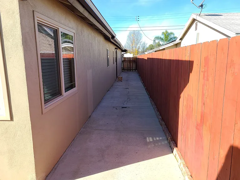 851 Taft Ave — Photo 26