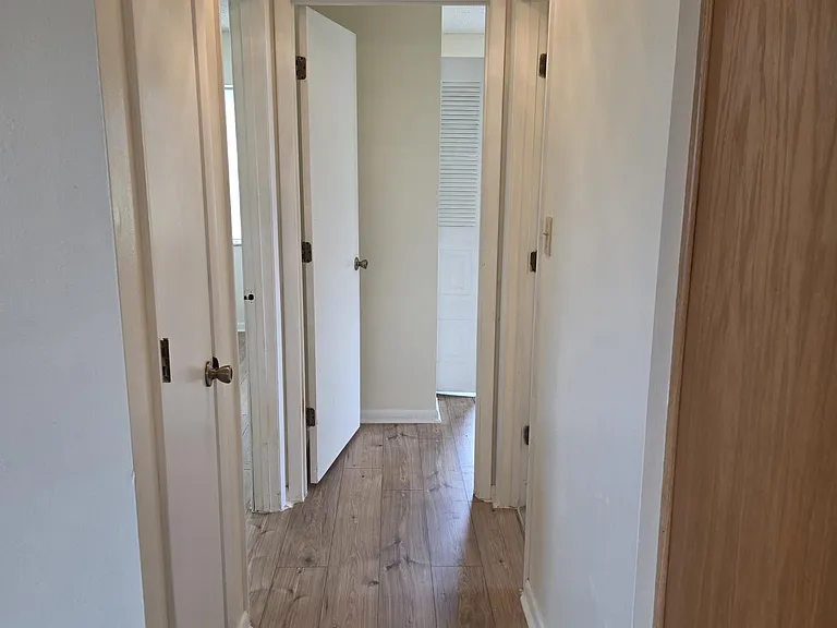 1531 Lake Clay Dr — Photo 9