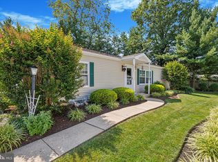 1095 John F Kennedy Dr, North Wales, PA 19454