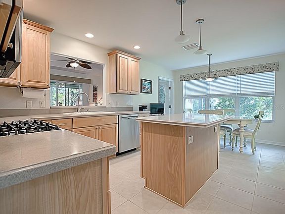 4th image of 1695 Shelburne Ln