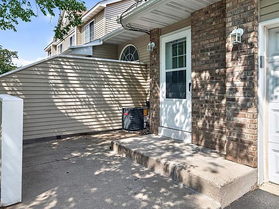 3rd image of 1133 Pecks Woods Dr