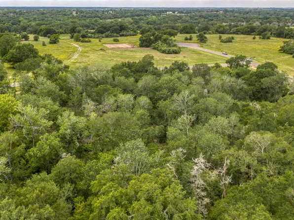 2-20 Prairie Blossom Way, Brenham, TX 77833