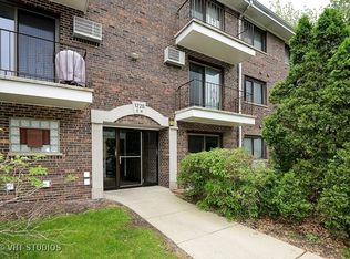 1220 S Lorraine Rd APT 1G, Wheaton, IL 60189