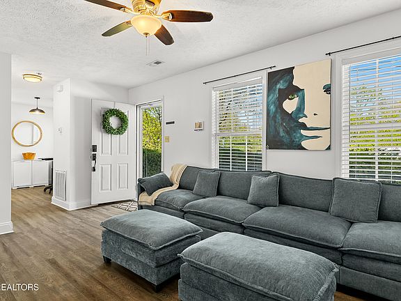 4th image of 4821 Minglewood Rd