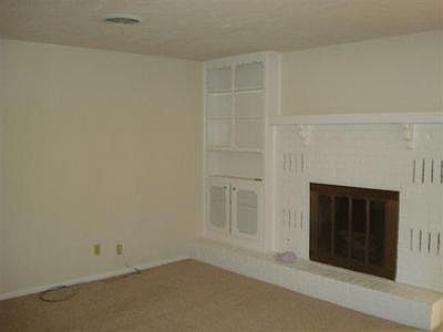 3rd image of 318 NW Parkwood Pl
