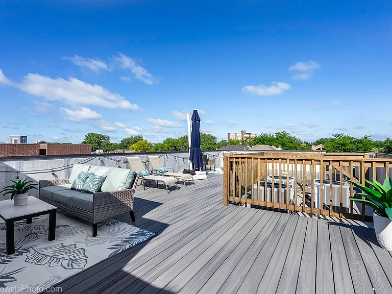 Rooftop deck