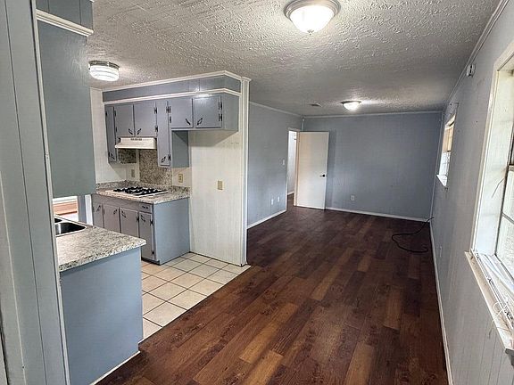 3rd image of 6735 Harry S Truman Dr