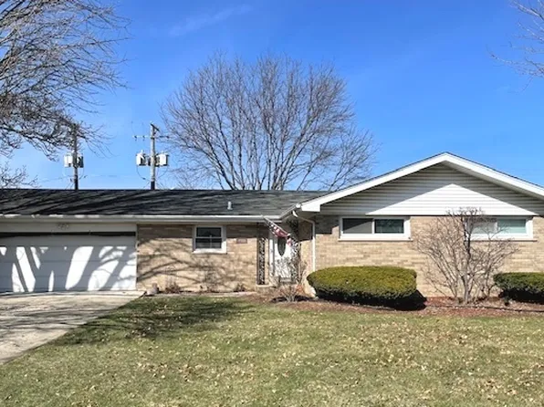 700 Longview Dr, Countryside, IL 60525