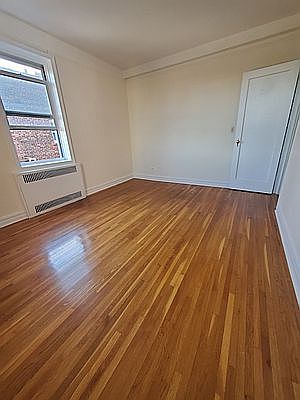 4th image of 65-41 Saunders St #2K