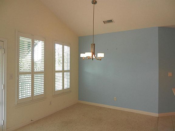 5th image of 811 Bradford Ave Suite 1