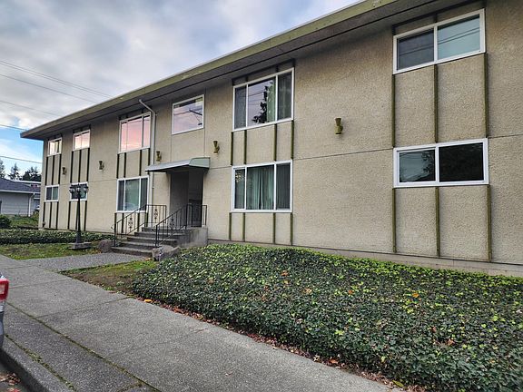 2nd image of 3432 Hoyt Ave APT 3
