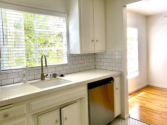3rd image of 451 San Vicente Blvd #13