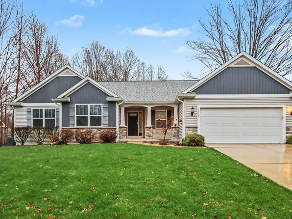 1070 Hawkins Ct, Kalamazoo, MI 49009