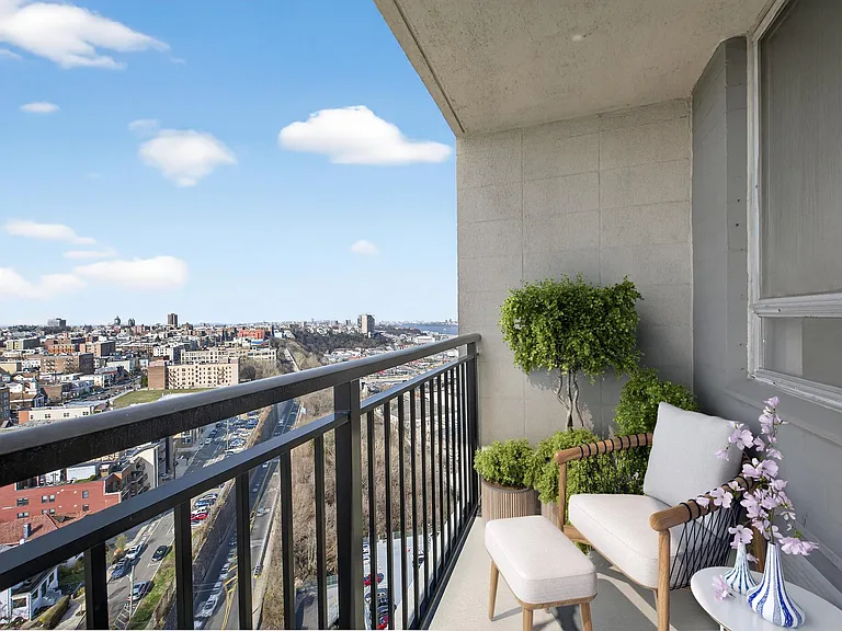 100 Manhattan Ave #2103 — Photo 8