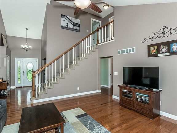5th image of 344 E Lake Dr