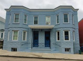 3 Bull St #1R, Newport, RI 02840